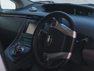 2009 Toyota Prius III (XW30), серебристый, 755005 рублей, вид 3