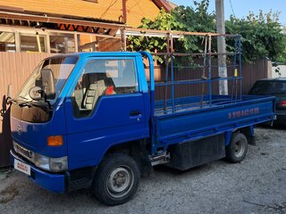 1998 Toyota Toyoace, синий, 900000 рублей, вид 4