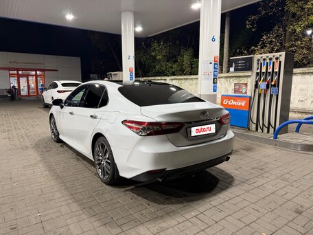 2022 Toyota Camry VIII (XV70) Рестайлинг, белый, 2900000 рублей, вид 5