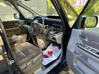 2017 Honda Stepwgn V, чёрный, 2500000 рублей, вид 5