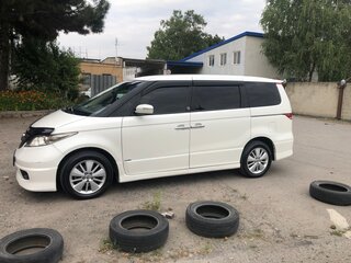 2004 Honda Elysion I, белый, 1500000 рублей, вид 4
