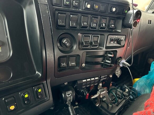 2014 КамАЗ 6520, оранжевый, 1700000 рублей - вид 26