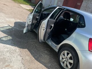 2011 Volkswagen Polo V, серебристый, 600000 рублей, вид 4