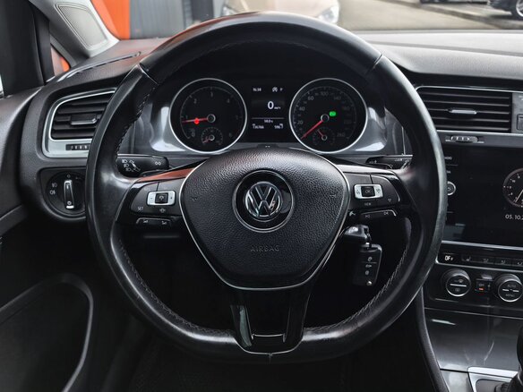 2019 Volkswagen Golf VII Рестайлинг, чёрный, 1779000 рублей - вид 6