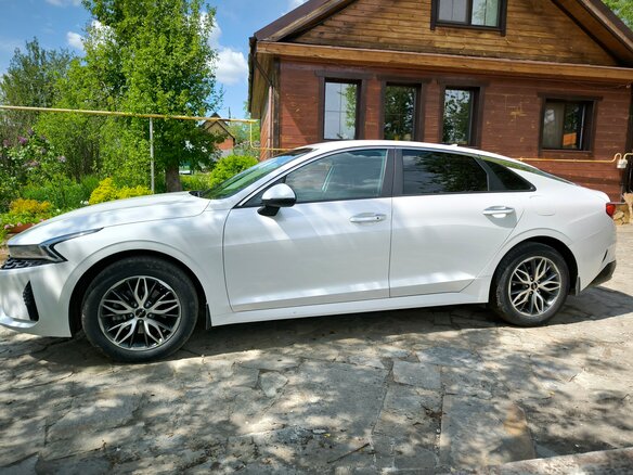 2022 Kia K5 III, белый, 3100000 рублей - вид 6