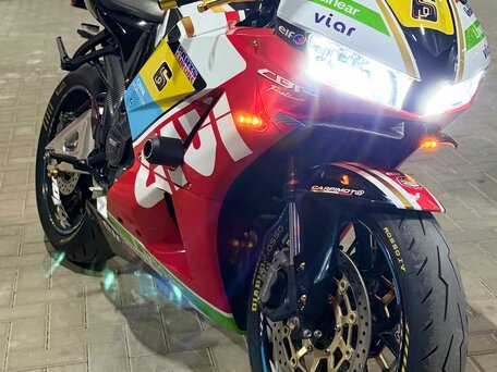 2015 Honda CBR 600RR, красный, 400000 рублей, вид 4