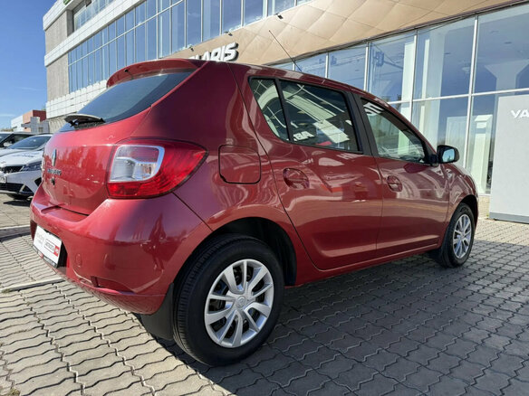 2014 Renault Sandero II, красный - вид 15