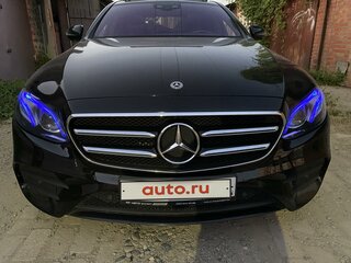 2017 Mercedes-Benz E-Класс 200 V (W213, S213, C238), чёрный, 6000000 рублей, вид 4
