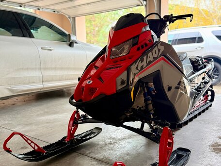2025 Polaris 9R RMK Khaos Slash 155, красный, 2150000 рублей, вид 4