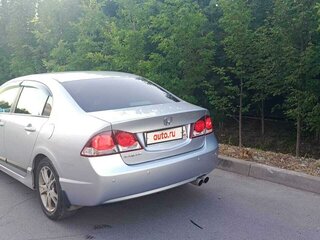 2011 Honda Civic VIII Рестайлинг, серебристый, 830000 рублей, вид 4