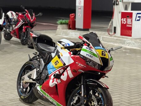 2015 Honda CBR 600RR, красный, 400000 рублей, вид 3
