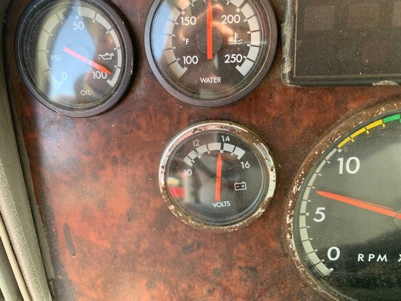 1999 Freightliner Century Class, белый, 1600000 рублей - вид 4