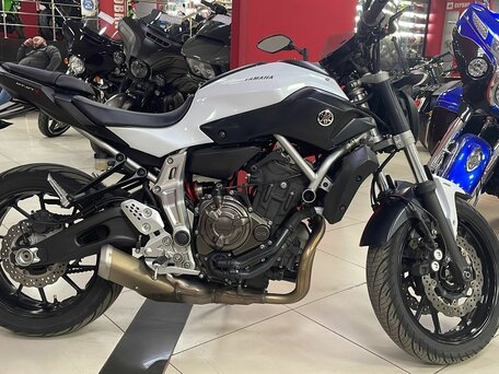 2015 Yamaha MT-07 (FZ-07), белый, 760000 рублей, вид 3