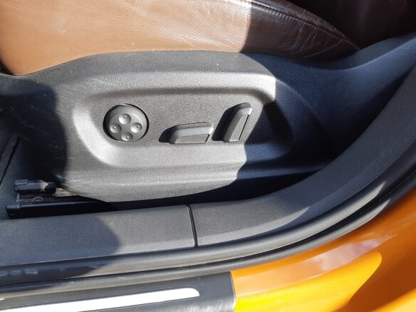 2012 Audi Q3 I (8U), оранжевый - вид 36