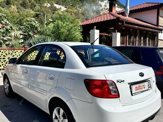 2011 Kia Rio II Рестайлинг, белый, 1000000 рублей, вид 5
