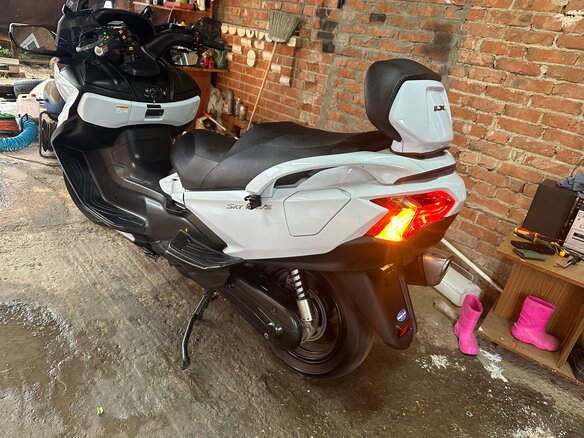 2016 Suzuki Burgman (SkyWave) 650, белый, 745900 рублей - вид 6