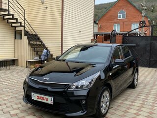 2017 Kia Rio IV, чёрный, 1550000 рублей, вид 1