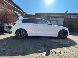 2010 BMW 1 серии 116i I (E81/E82/E87/E88) Рестайлинг, белый, 1150000 рублей, вид 4