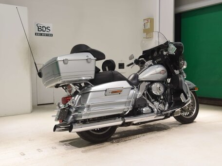 2011 Harley-Davidson Electra Glide, серебристый, 785000 рублей, вид 5