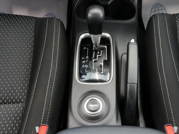 2016 Mitsubishi Outlander III Рестайлинг 2, серебристый - вид 13