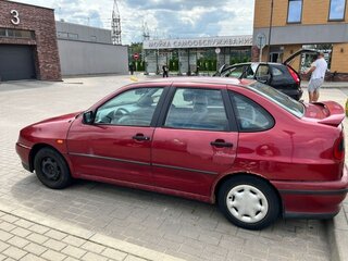 1996 SEAT Cordoba I, красный, 200000 рублей, вид 3