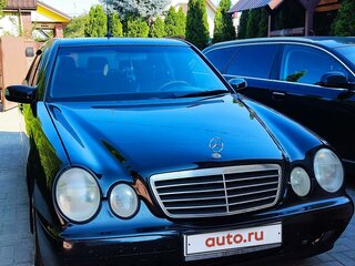 2001 Mercedes-Benz E-Класс 220 II (W210, S210) Рестайлинг, чёрный, 669463 рублей, вид 3