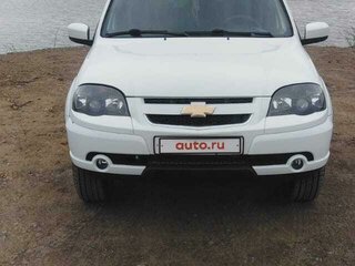 2016 Chevrolet Niva I Рестайлинг, белый, 880000 рублей, вид 3