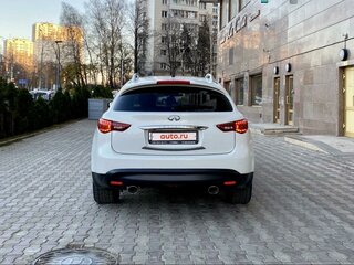 2013 Infiniti FX30d II (S51) Рестайлинг, белый, 2800000 рублей, вид 3