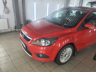 2010 Ford Focus II Рестайлинг, красный, 520000 рублей, вид 5