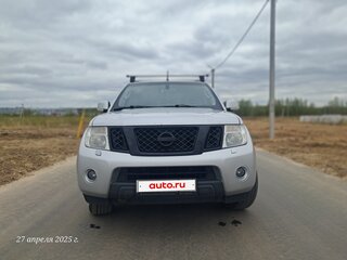 2012 Nissan Navara (Frontier) III (D40) Рестайлинг, серебристый, 1400000 рублей, вид 4