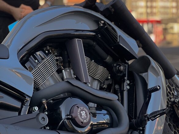 2013 Harley-Davidson V-Rod, серый, 5500000 рублей - вид 7