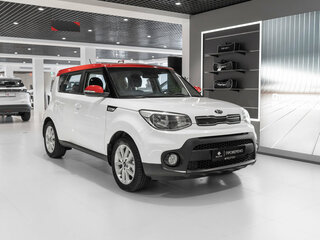 2017 Kia Soul II Рестайлинг, белый, 1470000 рублей, вид 2