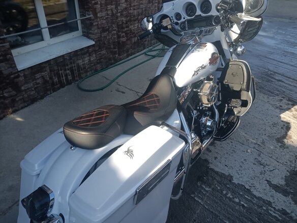 2007 Harley-Davidson Electra Glide, белый, 1100000 рублей - вид 12