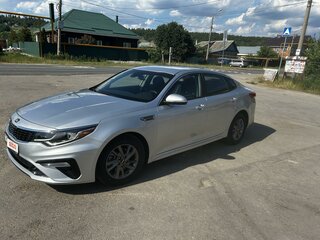 2019 Kia Optima IV Рестайлинг, серебристый, 1650000 рублей, вид 1