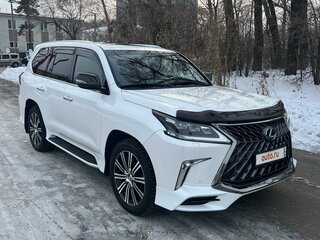 2017 Lexus LX 570 III Рестайлинг 2, белый, 9500000 рублей, вид 3