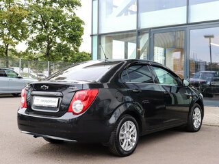 2014 Chevrolet Aveo II, чёрный, 482000 рублей, вид 4