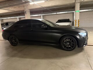 2022 Mercedes-Benz E-Класс 200 V (W213, S213, C238) Рестайлинг, чёрный, 5800000 рублей, вид 3