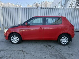 2013 Skoda Fabia II Рестайлинг, красный, 425000 рублей, вид 5