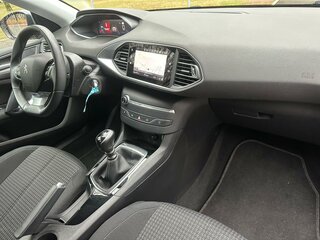 2020 Peugeot 308 II Рестайлинг, серый, 1290000 рублей, вид 4