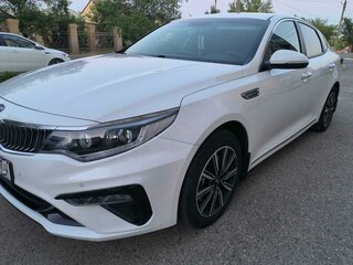2018 Kia Optima IV Рестайлинг, белый, 2300000 рублей, вид 5