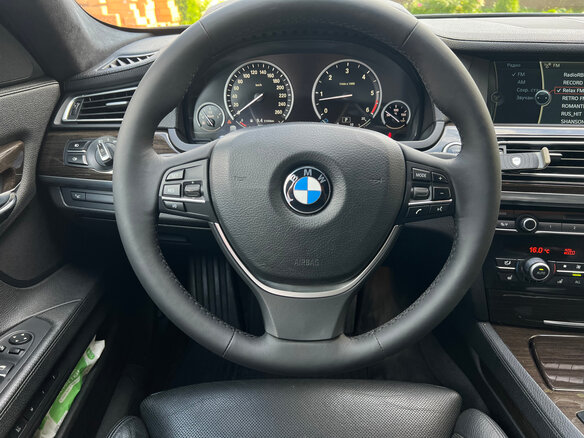 2012 BMW 7 серии 740d xDrive V (F01/F02/F04), чёрный, 2100000 рублей - вид 12