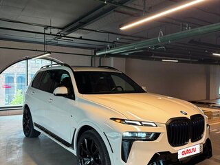 2022 BMW X7 40i I (G07) Рестайлинг, белый, 11250000 рублей, вид 2