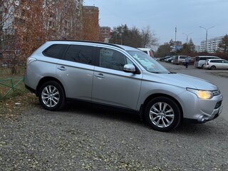 2014 Mitsubishi Outlander III, серебристый, 1530000 рублей, вид 2
