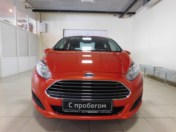 2015 Ford Fiesta Mk6 Рестайлинг, оранжевый
