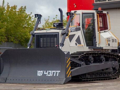 2026 ЧЗПТ (Челябинский Завод Промышленных Тракторов) DR-10.01, серебристый, 13000000 рублей, вид 1