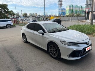 2018 Toyota Camry VIII (XV70), белый, 1920000 рублей, вид 3
