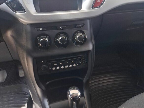2010 Citroen C3 II, чёрный, 379000 рублей - вид 6