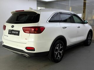 2019 Kia Sorento III Prime Рестайлинг, белый, 2340000 рублей, вид 5