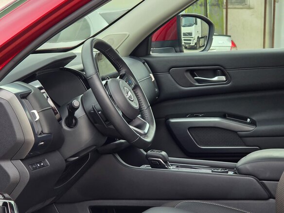 2022 Nissan Pathfinder V, пурпурный, 5099000 рублей - вид 9