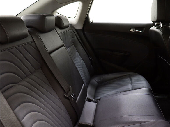2012 Opel Astra J Рестайлинг, белый, 920000 рублей - вид 10